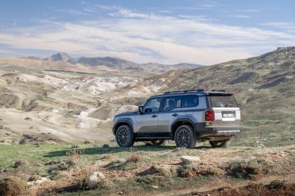 To Toyota Land Cruiser τώρα και ως ήπια υβριδικό